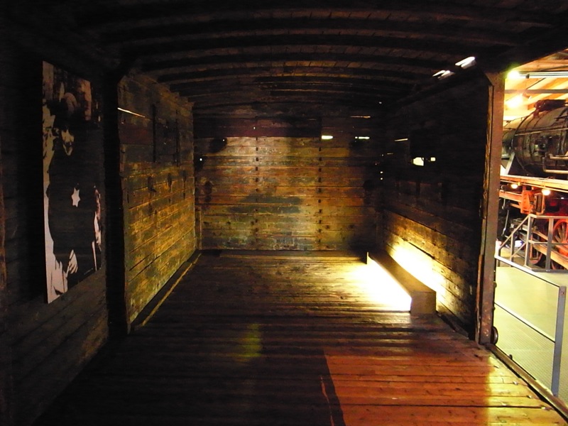 http://www.anoraks.me/home/files/_0012151.jpg